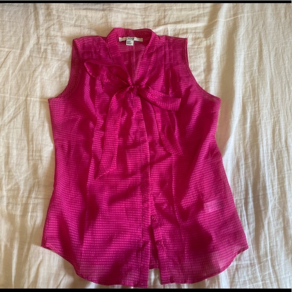Pink sleeveless blouse with tie-front - Picture 1 of 2